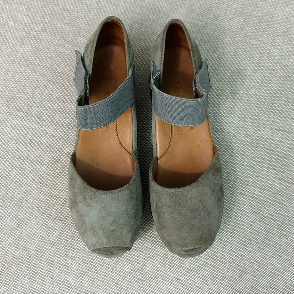 L'Amour Des Pieds Amadour Platform Sandal Gray Suede Peep Toe Size 9.5W Wide